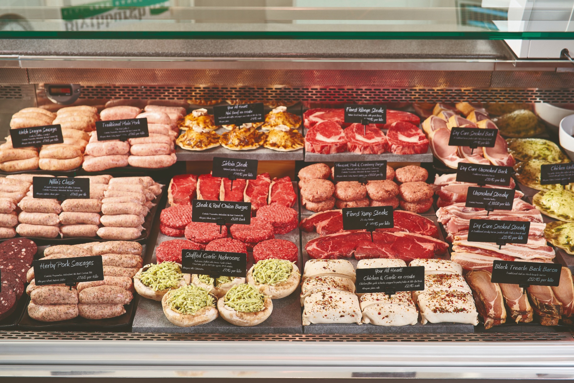 Présentation alimentaire professionnelle en vitrine